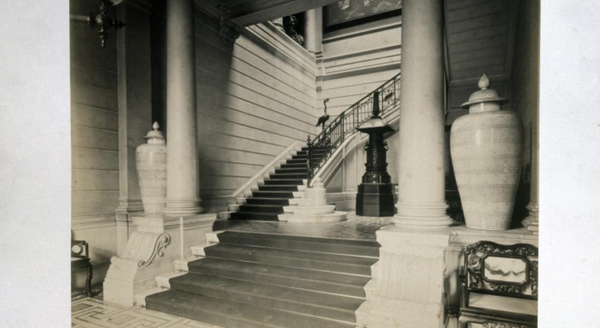 Vue de l'escalier d'honneur musée Cernuschi
